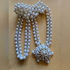 Elegant Pearl and Silver Women's Necklace